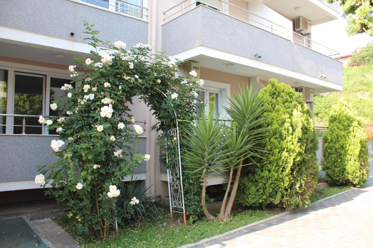 Sun Village Aparthotel Herceg Novi Eksteriør billede