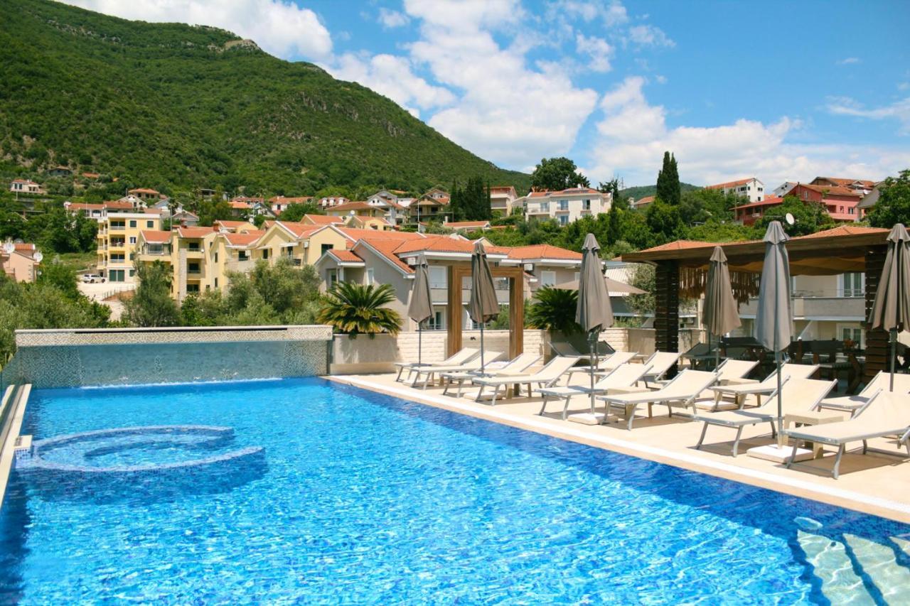 Sun Village Aparthotel Herceg Novi Eksteriør billede