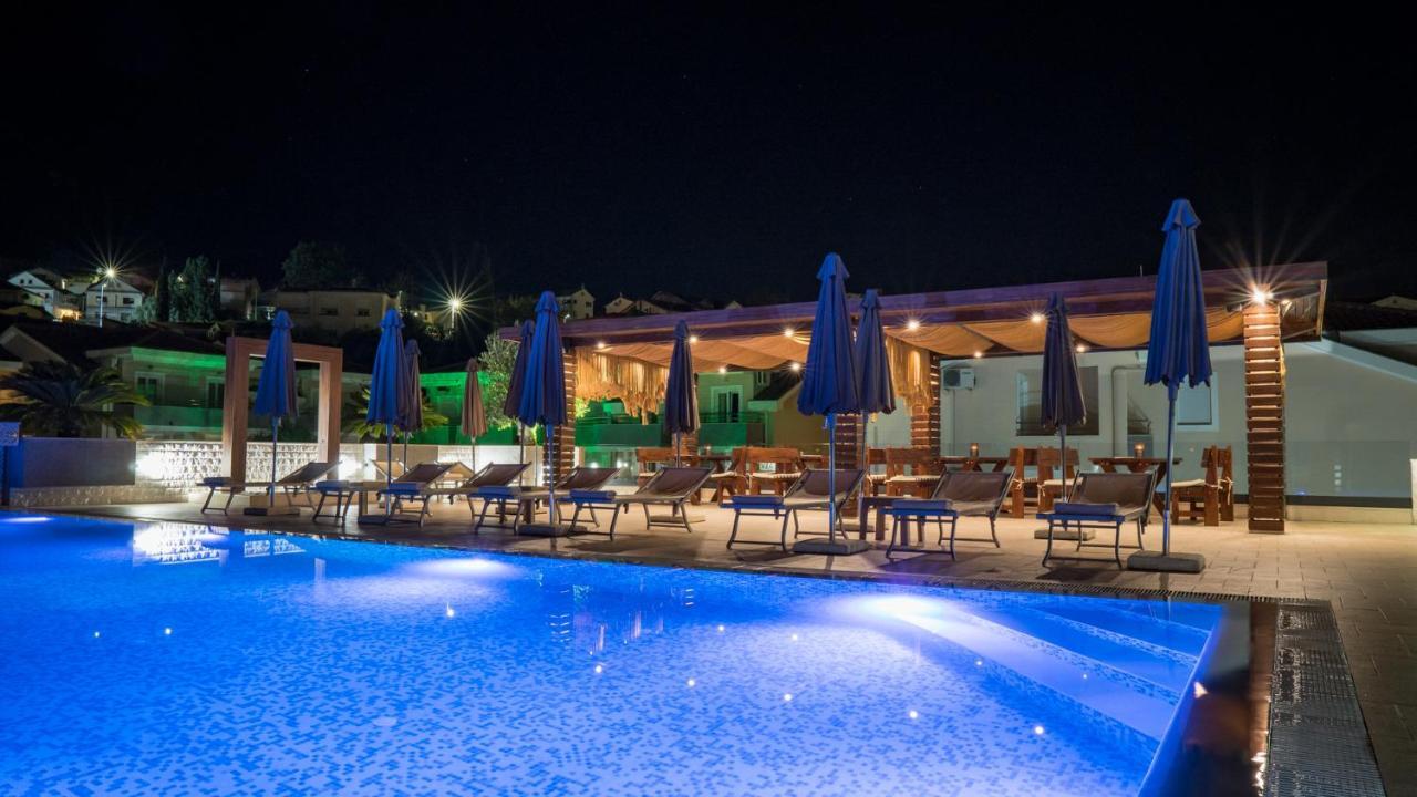 Sun Village Aparthotel Herceg Novi Eksteriør billede