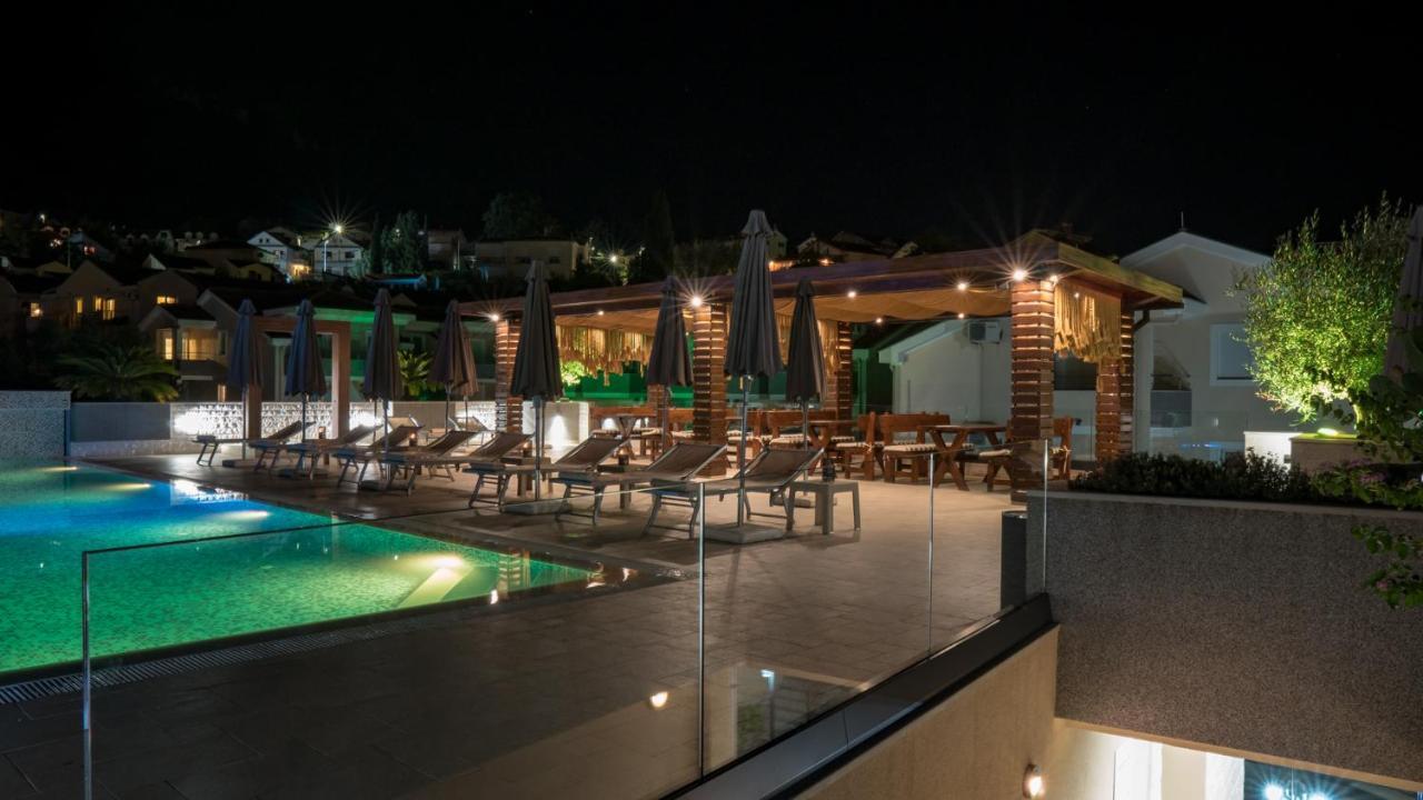 Sun Village Aparthotel Herceg Novi Eksteriør billede